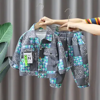 Комплект детской одежды, весенне-осенняя куртка, брюки, джинсовый комплект для мальчиков из двух предметов, новинка 2023 года, модная одежда для малышей, костюм